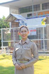 นางวชิราพร ใจหาญ